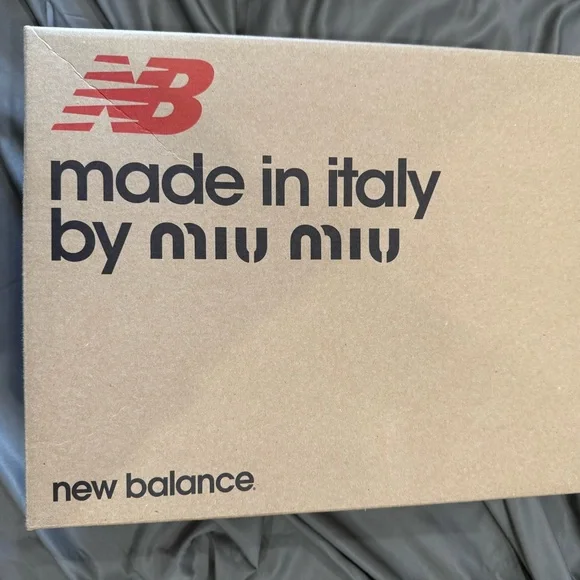 MIU MIU AND NEW BALANCE BLACK VINTAGE DISTRESSED SNEAKERS SIZE 39 - Picture 9 of 10